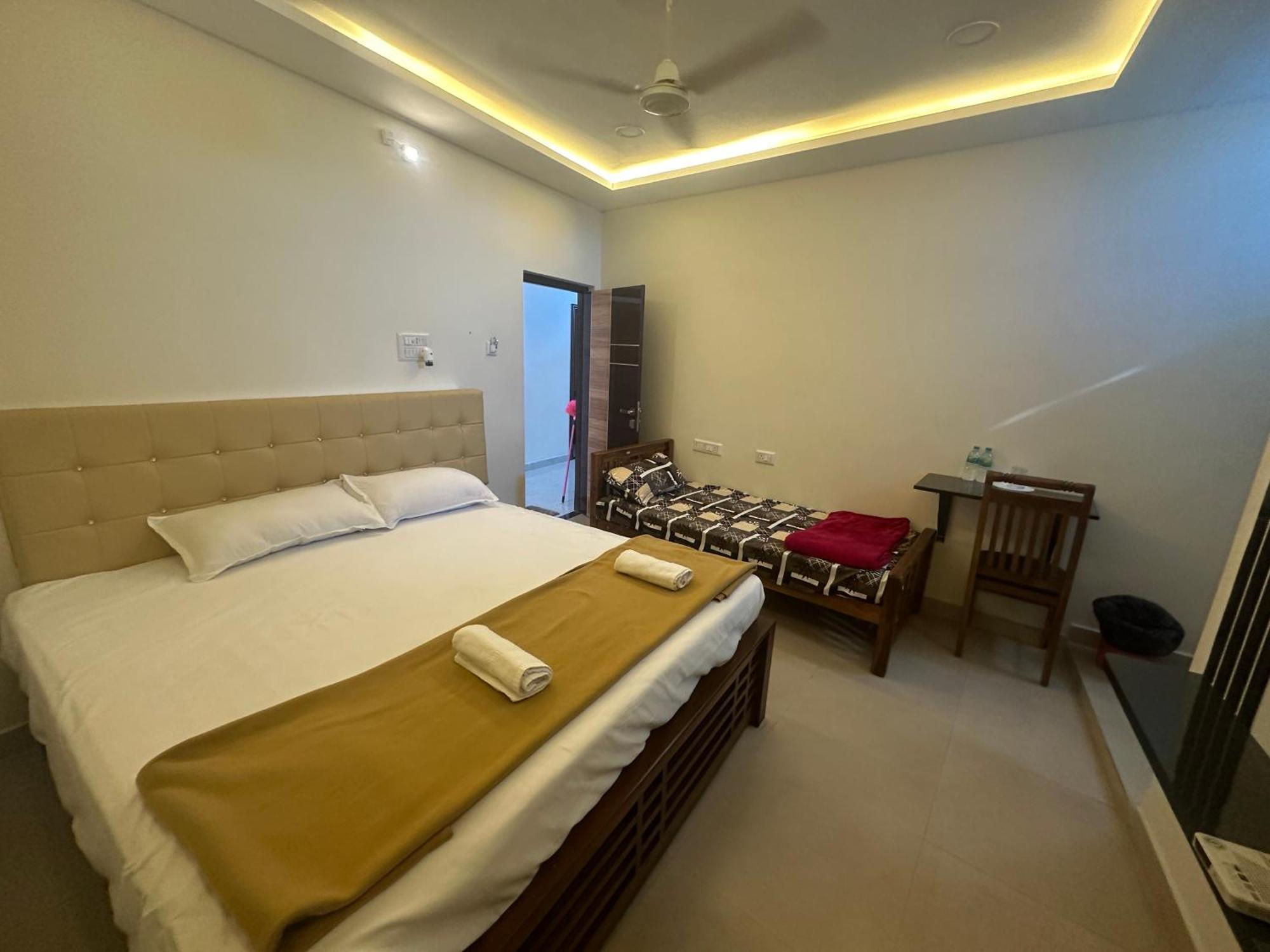 Mahadeepam Residency Villa Tiruvannamalai Exterior photo
